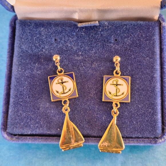 Vintage Nautical Drop Earrings Anchor Sailboat Enamel Gold Tone 1.5" Drop in Box - Picture 4 of 12